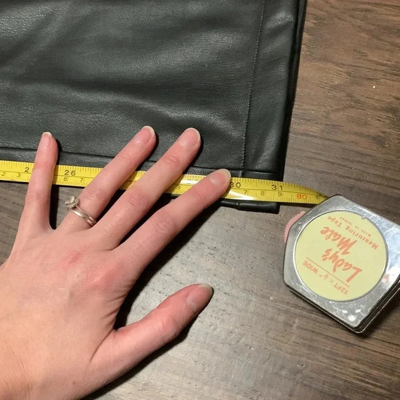 Beginning Boutique faux leather pants - Picture 14 of 14